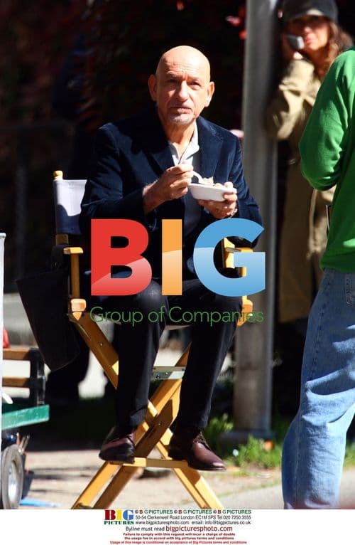 Penelope Cruz and Ben Kingsley kiss on 'Elegy' set