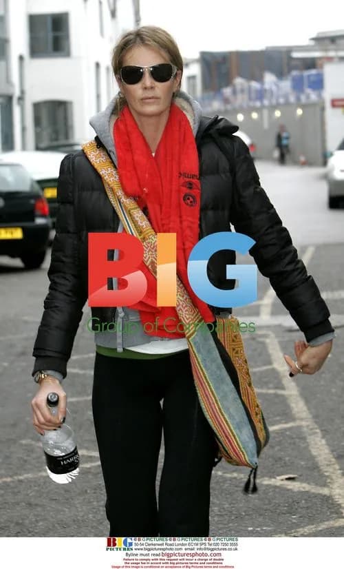 Elle Macpherson Arrives for Yoga Class