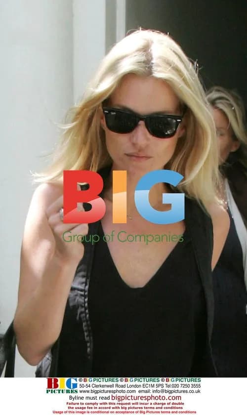 Kate Moss Leaves Friend's House for Lunch