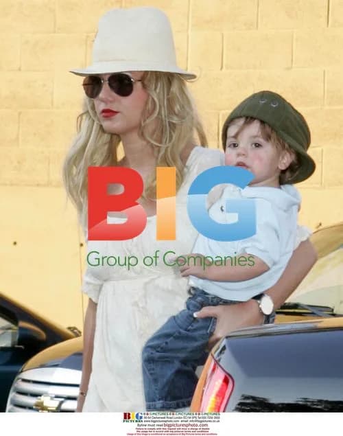 Britney Spears and Son Go Tanning