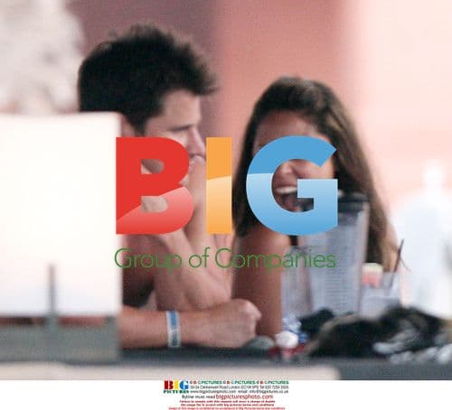 Nick Lachey and Vanessa Minillo in Bahamas