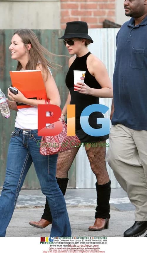 Britney Spears Exits Millenium Dance Studio