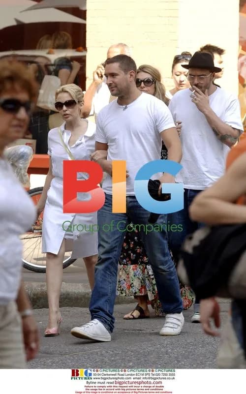 Kylie Minogue Shops and Lunches in Soho