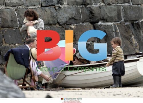 Sienna Miller, Keira Knightley on 'Best Times of our Lives' film set