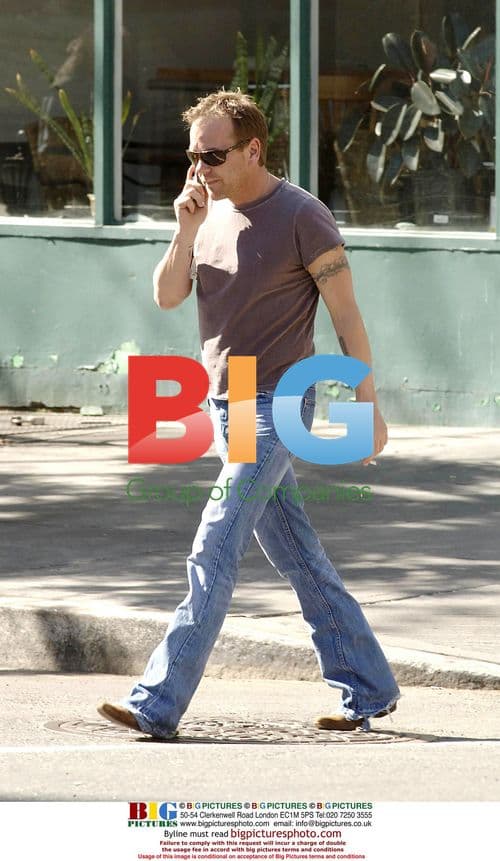 Kiefer Sutherland on phone in LA
