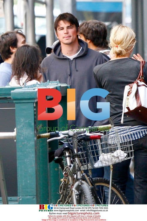 Josh Hartnett on set of "August"