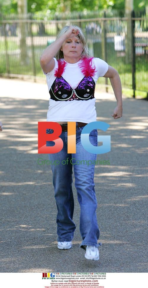 Celebrities Train for 10th Anniversary Playtex MoonWalk