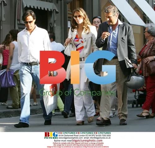 Elizabeth Hurley and Arun Nayar Shopping in Florence