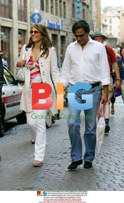 Elizabeth Hurley and Arun Nayar Shopping in Florence