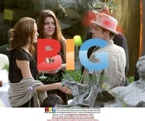 Angelina Jolie and Brad Pitt Dine in Mougins