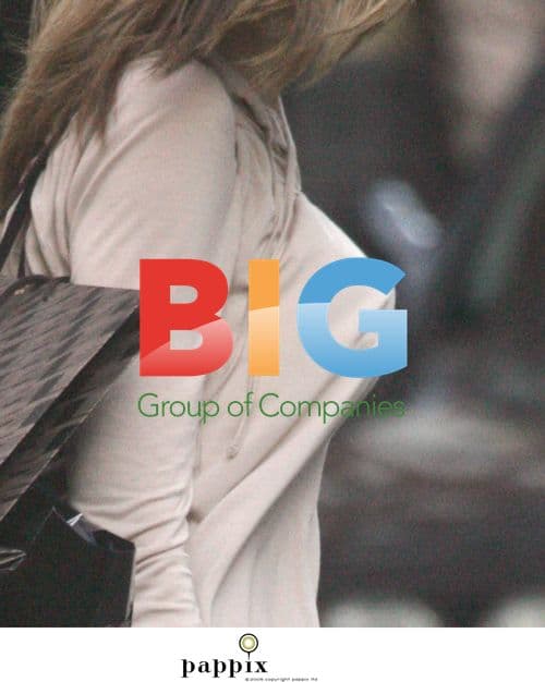 Heather Swan Out Shopping in London