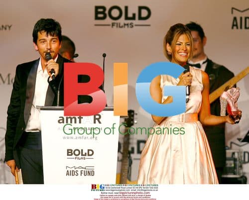 Eva Mendes and Diego Luna at amfAR 2007 Gala