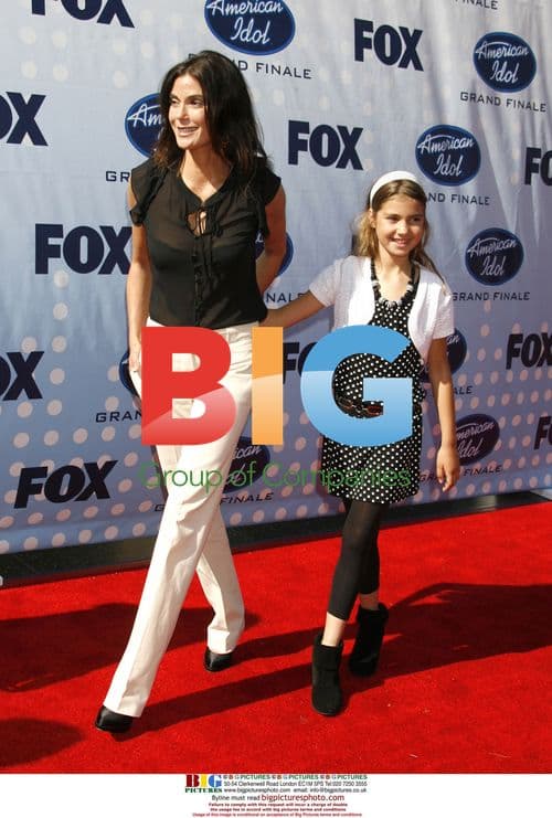 Teri Hatcher and Daughter at American Idol Finale
