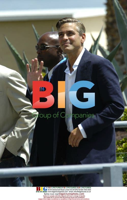 Actors Clooney and Cheadle at Ocean's Thirteen Photocall