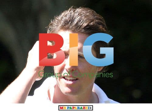 Hugh Grant Golfing in Wentworth