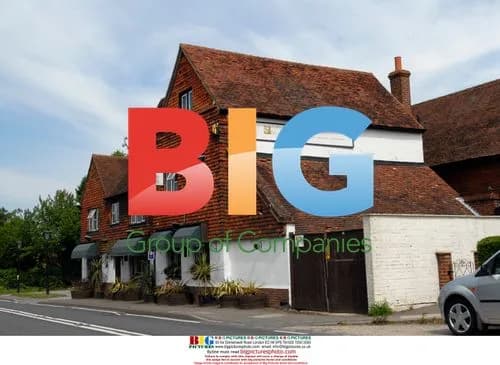 Katie Price & Peter Andre Pub Lunch