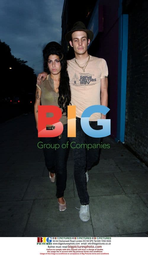 Amy Winehouse and Alex Fielder-Civil Leaving Pub