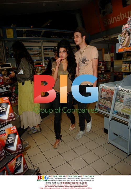 Amy Winehouse and Alex Fielder-Civil at the Pub