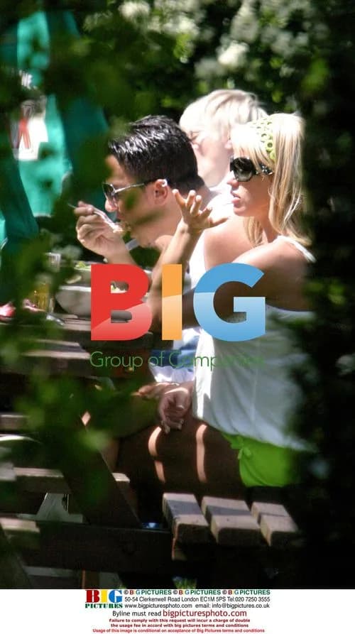 Katie Price and Peter Andre at Pub for Birthday Lunch