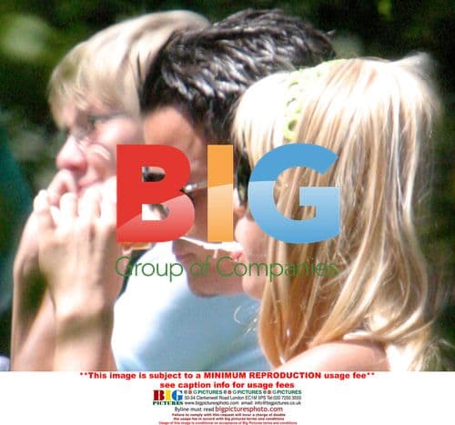 Pregnant Katie Price and Peter Andre at Pub Lunch