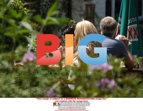 Pregnant Katie Price & Peter Andre at Pub Lunch