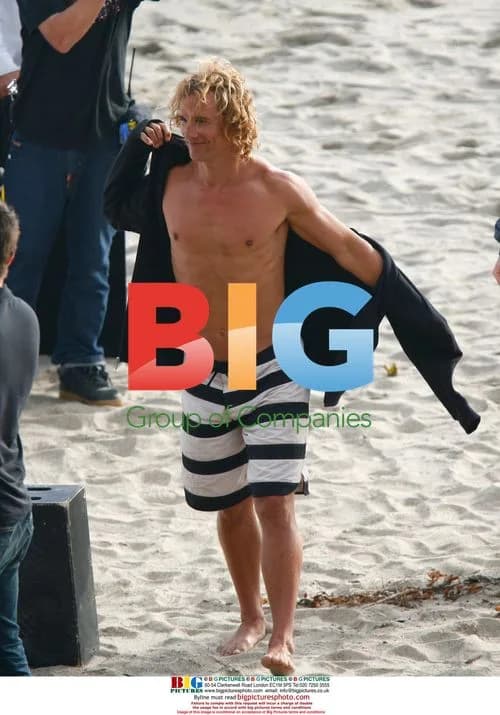 Matthew McConaughey on Set of "Surfer Dude"