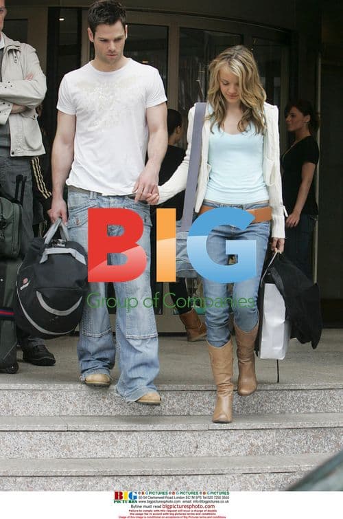 Soap Stars Leave Hotel After Awards