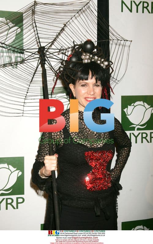 Susie Essman at 2007 Hulaween Ball