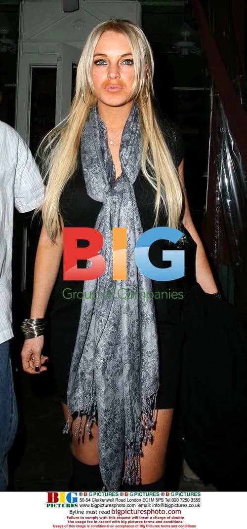 Lindsay Lohan and Boyfriend Riley Enjoy Meal