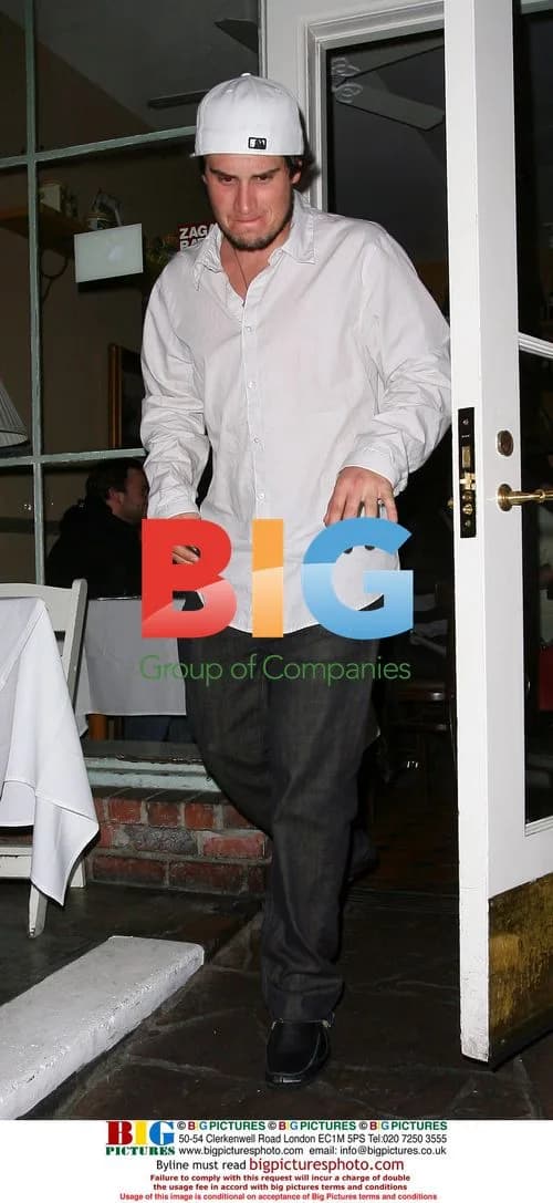 Lindsay Lohan and Boyfriend at Hollywood Restaurant