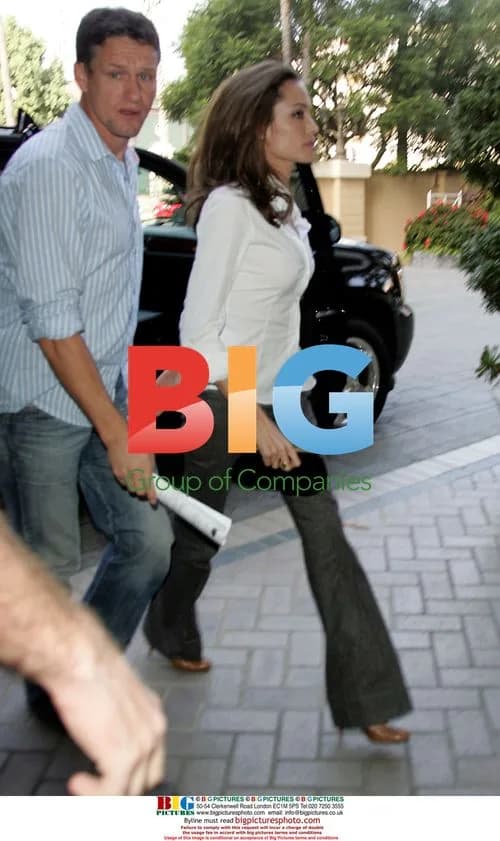 Angelina Jolie Arriving at Four Seasons Hotel