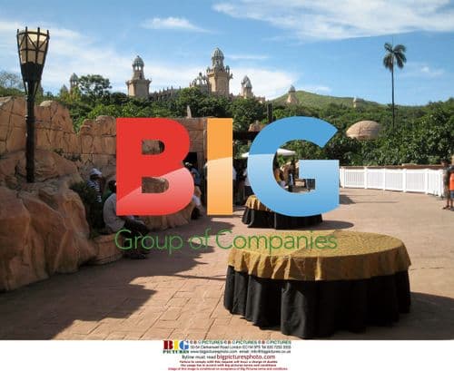 Oprah Winfrey opens school in South Africa