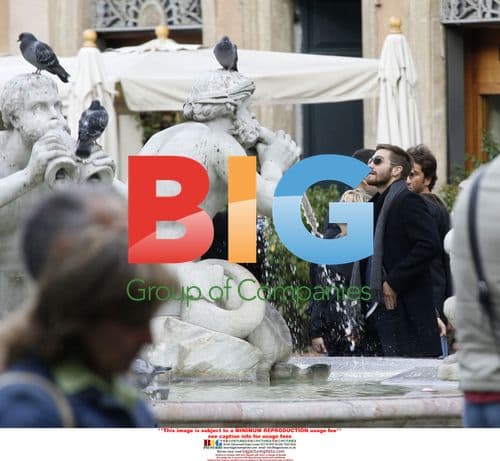 Reese Witherspoon and Jake Gyllenhaal in Italy