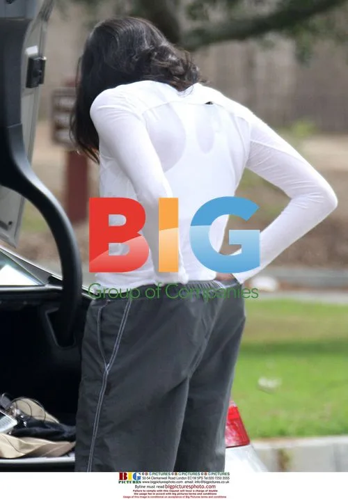 Teri Hatcher flirts with fireman on hike