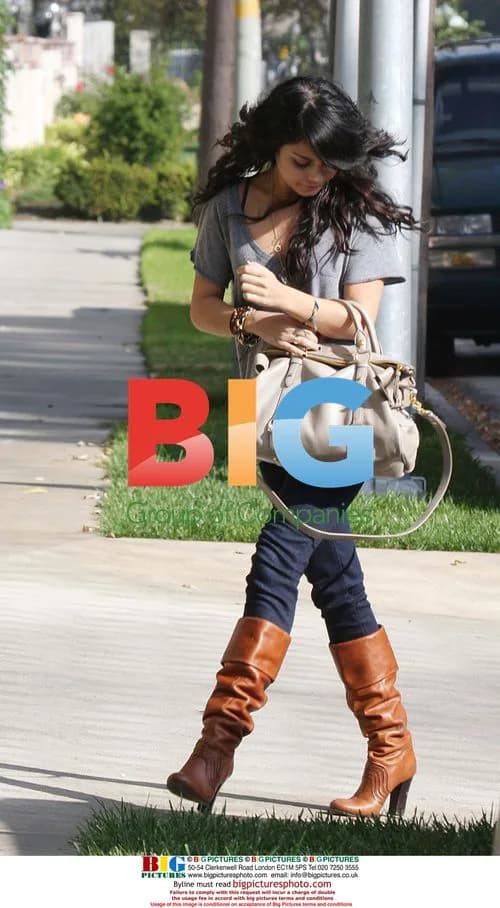 Vanessa Hudgens Arrives at Zac Efron's Home