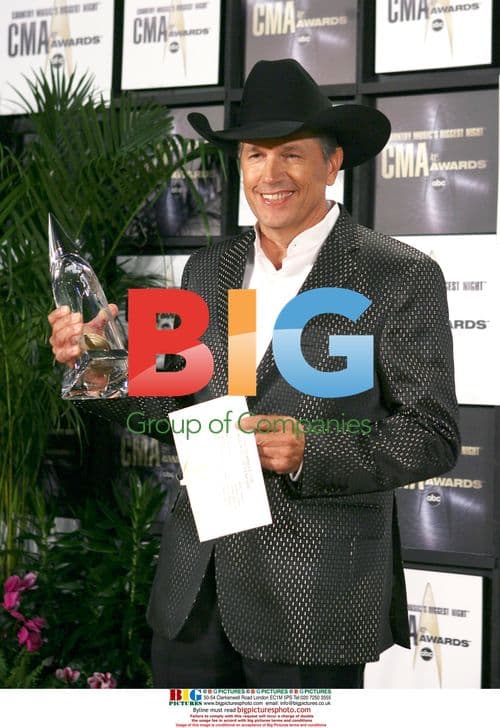 George Strait Accepts Award