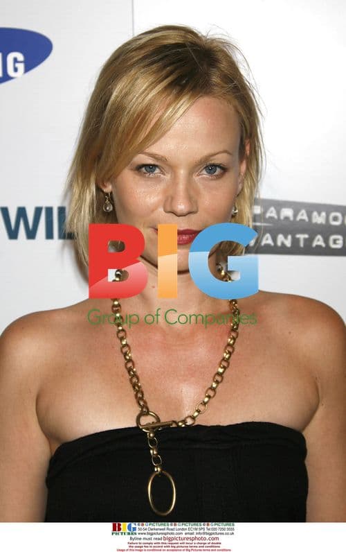 Samantha Mathis at "Into the Wild" Premiere