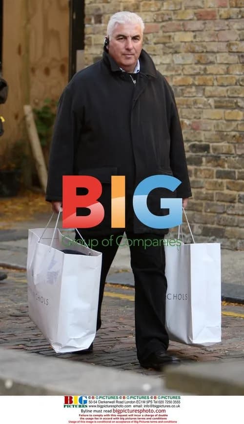 Amy Winehouse's Dad and Manager Leaving Home
