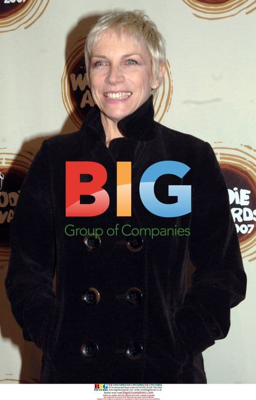 Singer Annie Lennox at 2007 MTV U Woodie Awards