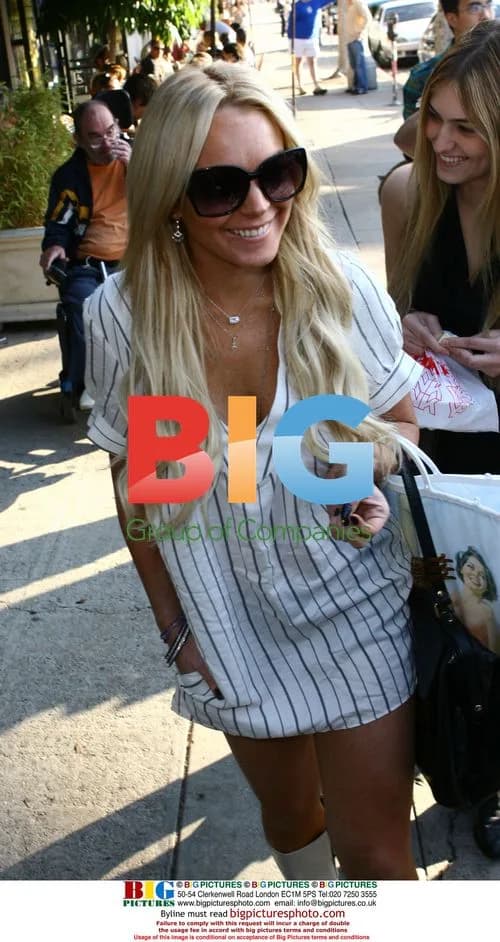Lindsay Lohan Shops on La Brea