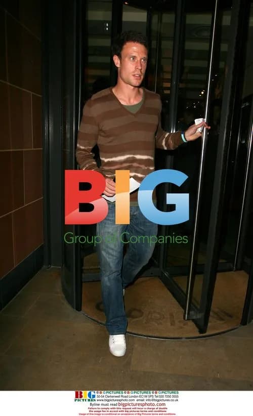 Wayne Bridge Leaves Cipriani Restaurant