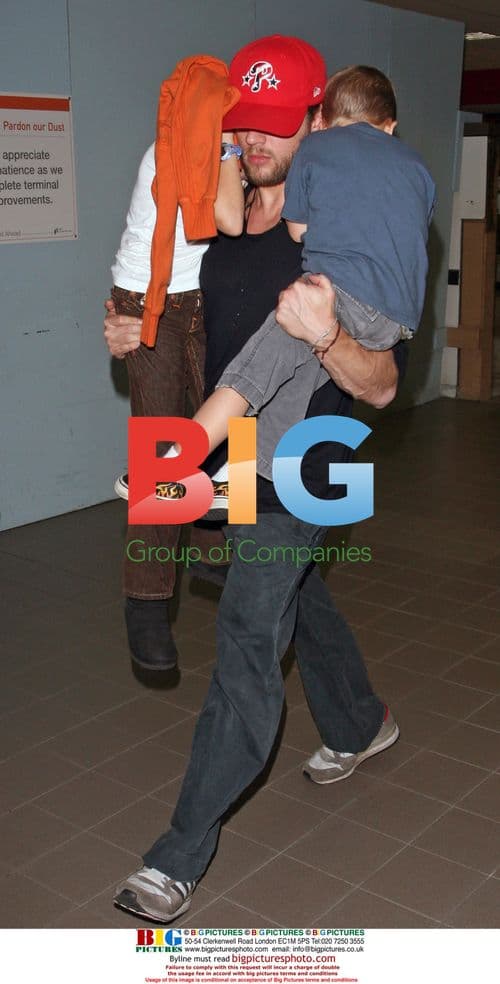 Ryan Phillipe and Kids at LAX