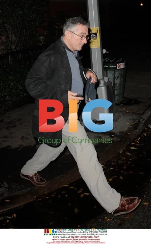 Robert De Niro Leaves Restaurant After Injury