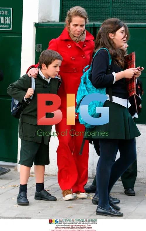 Princess Elena picks up children after separation