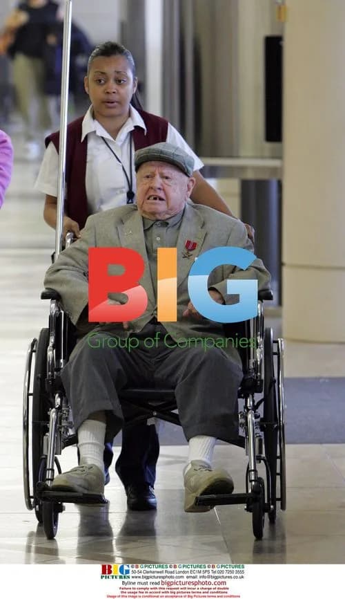 Mickey Rooney Waves at LAX