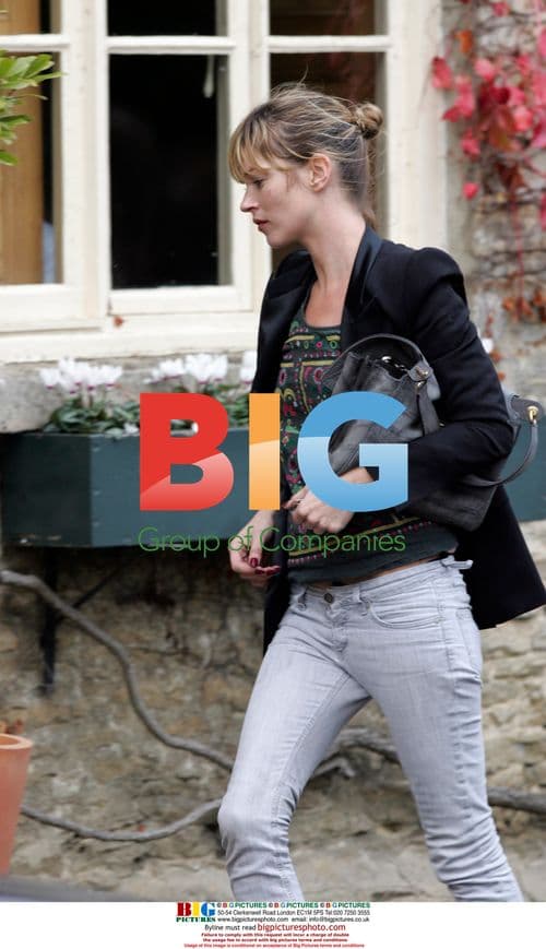 Kate Moss and Jamie Hince Pub Lunch