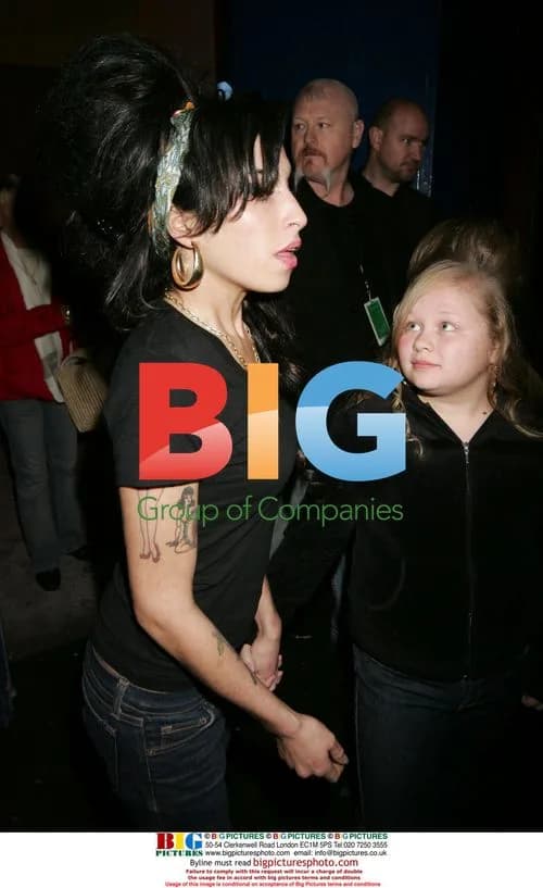 Amy Winehouse meets schoolgirl fan in Blackpool