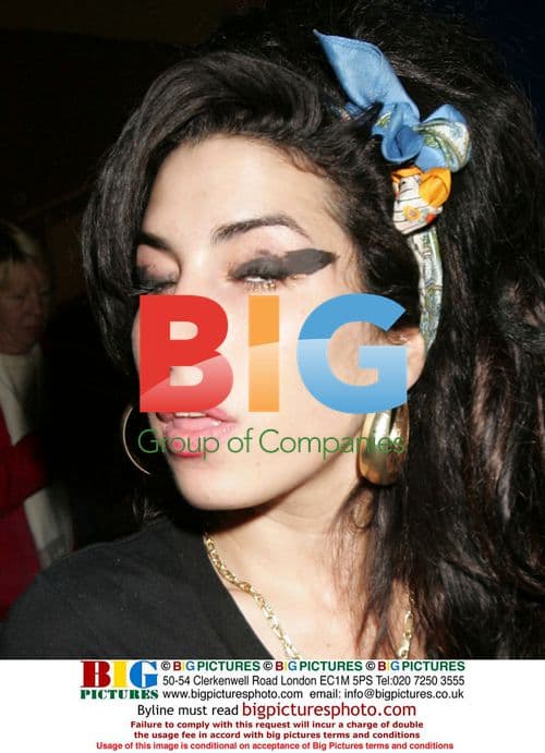 Amy Winehouse meets fan in Blackpool