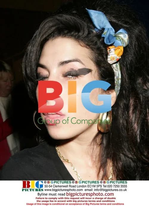 Amy Winehouse meets fan in Blackpool