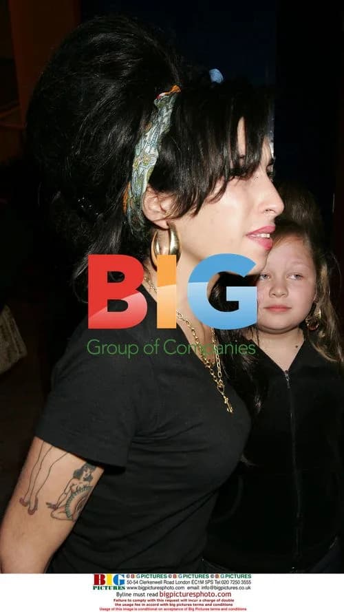 Amy Winehouse Meets Schoolgirl Fan in Blackpool